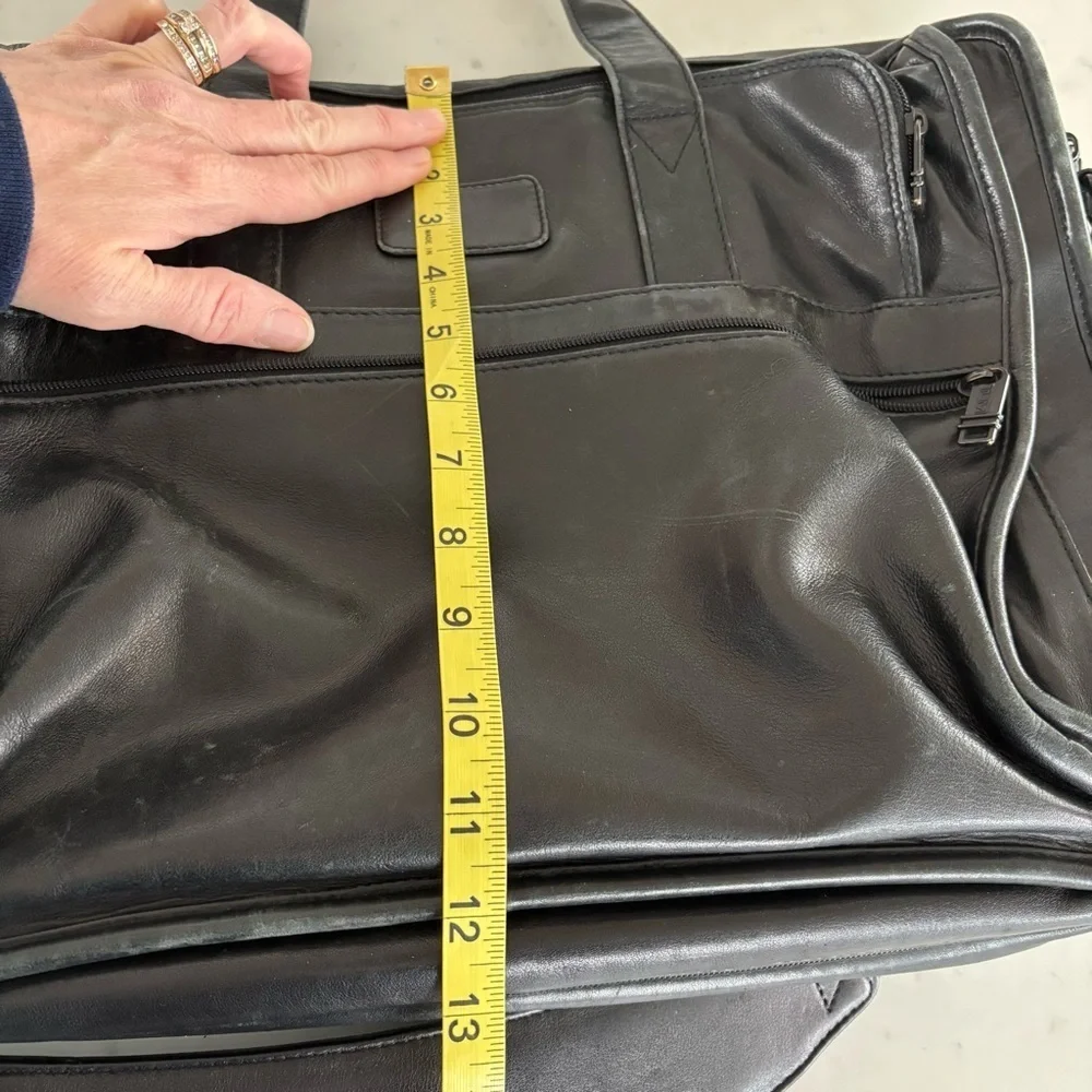 Tumi Black Expandable Leather Computer Briefcase‎ Bag